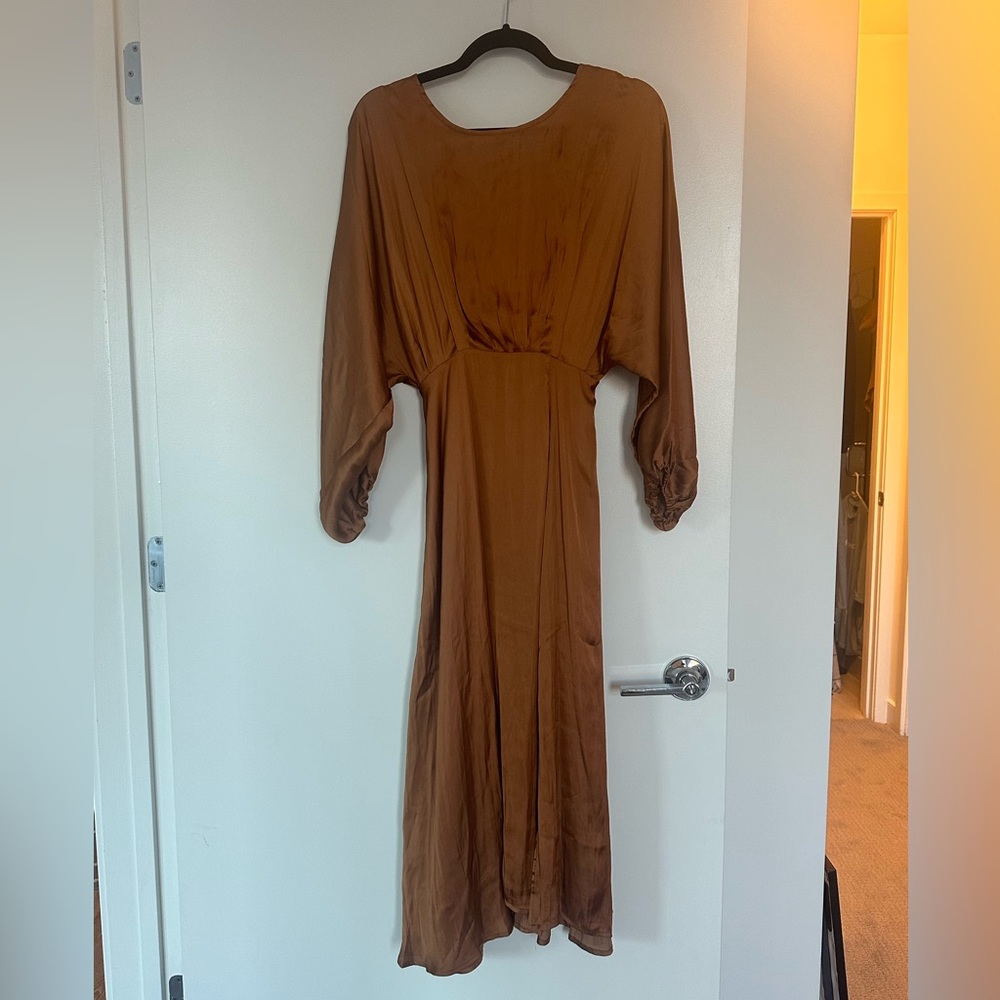ASTR Marin Dolman Sleeve Midi Dress in Amber NWT (Size S)